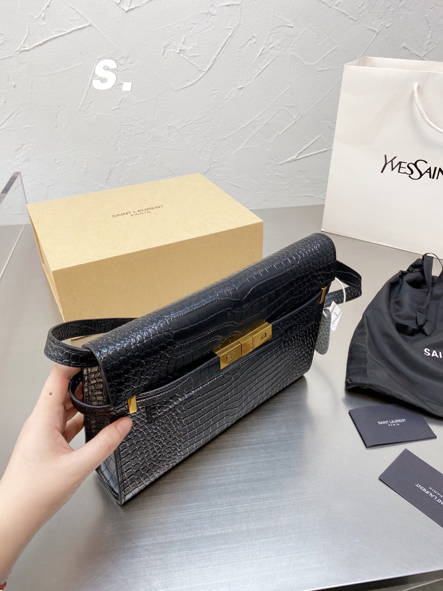 Saint Laurent Manhattan Shoulder Bag In Crocodile Embossed Shiny Black Gold 24Cm