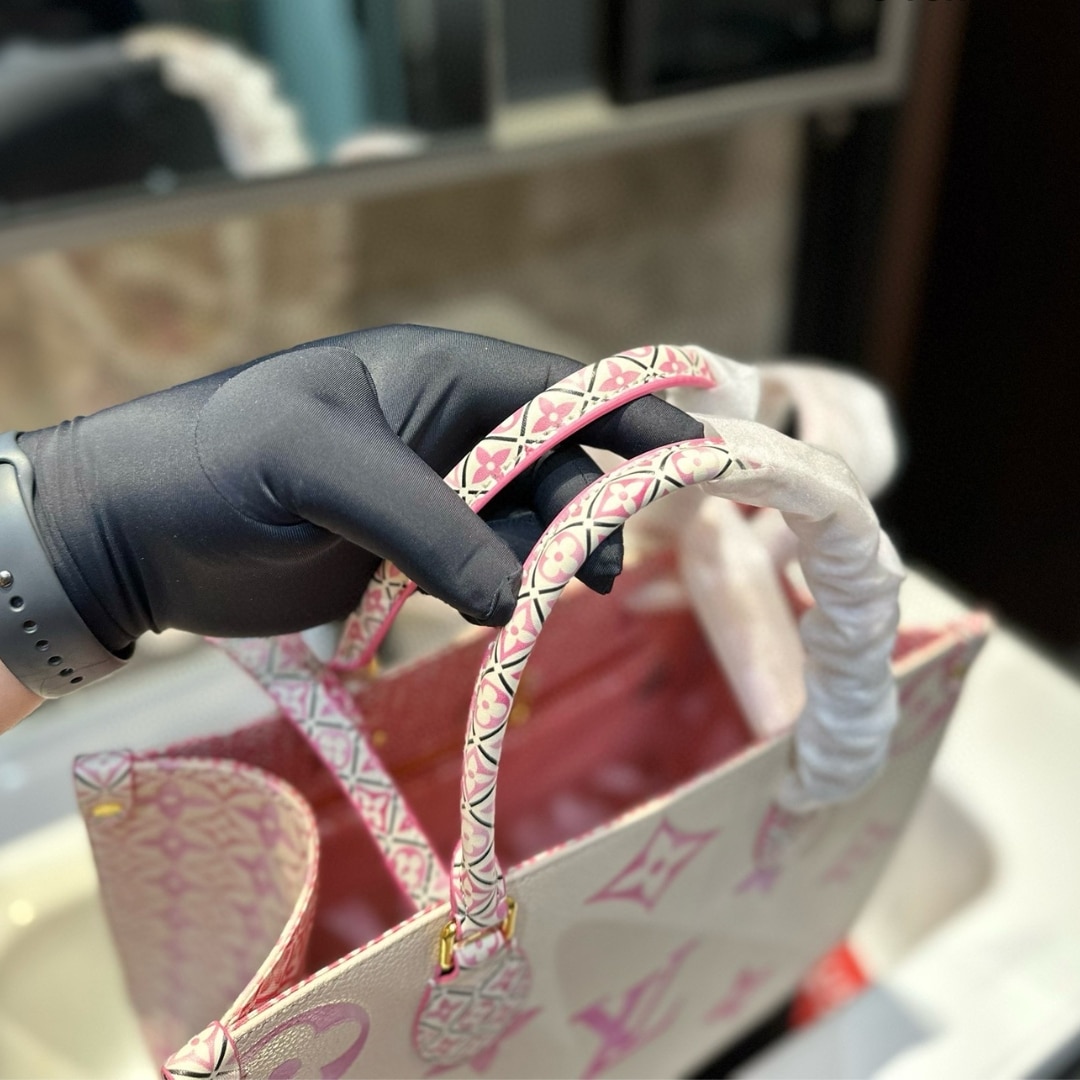 Louis Vuitton By The Pool On The Go Pm Tote Bag Pink 34Cm M22976