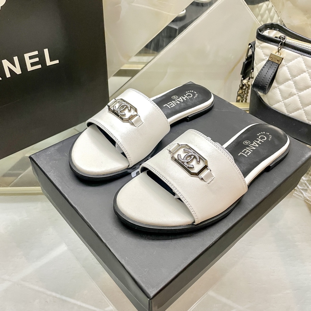Chanel Slippers With Cc Silver Hardware White