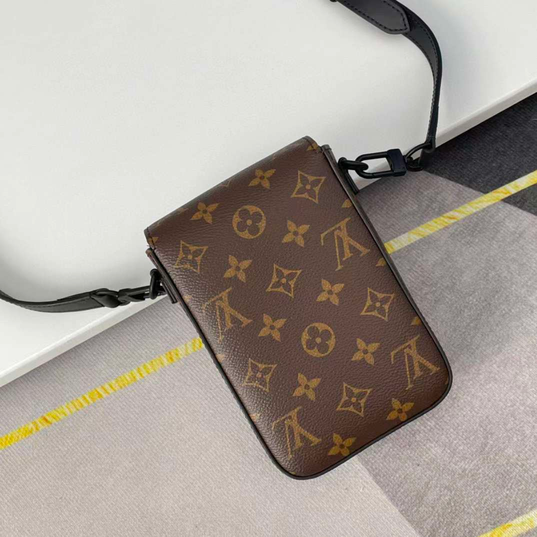 Louis Vuitton S Lock Vertical Wearable Wallet 19Cm M81522
