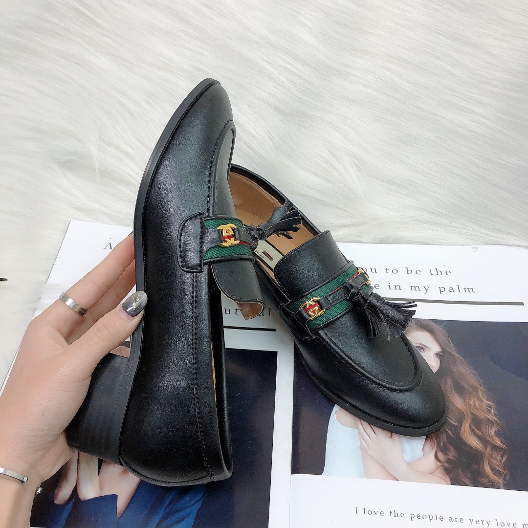 Gucci Unisex Leather Interlocking G Black