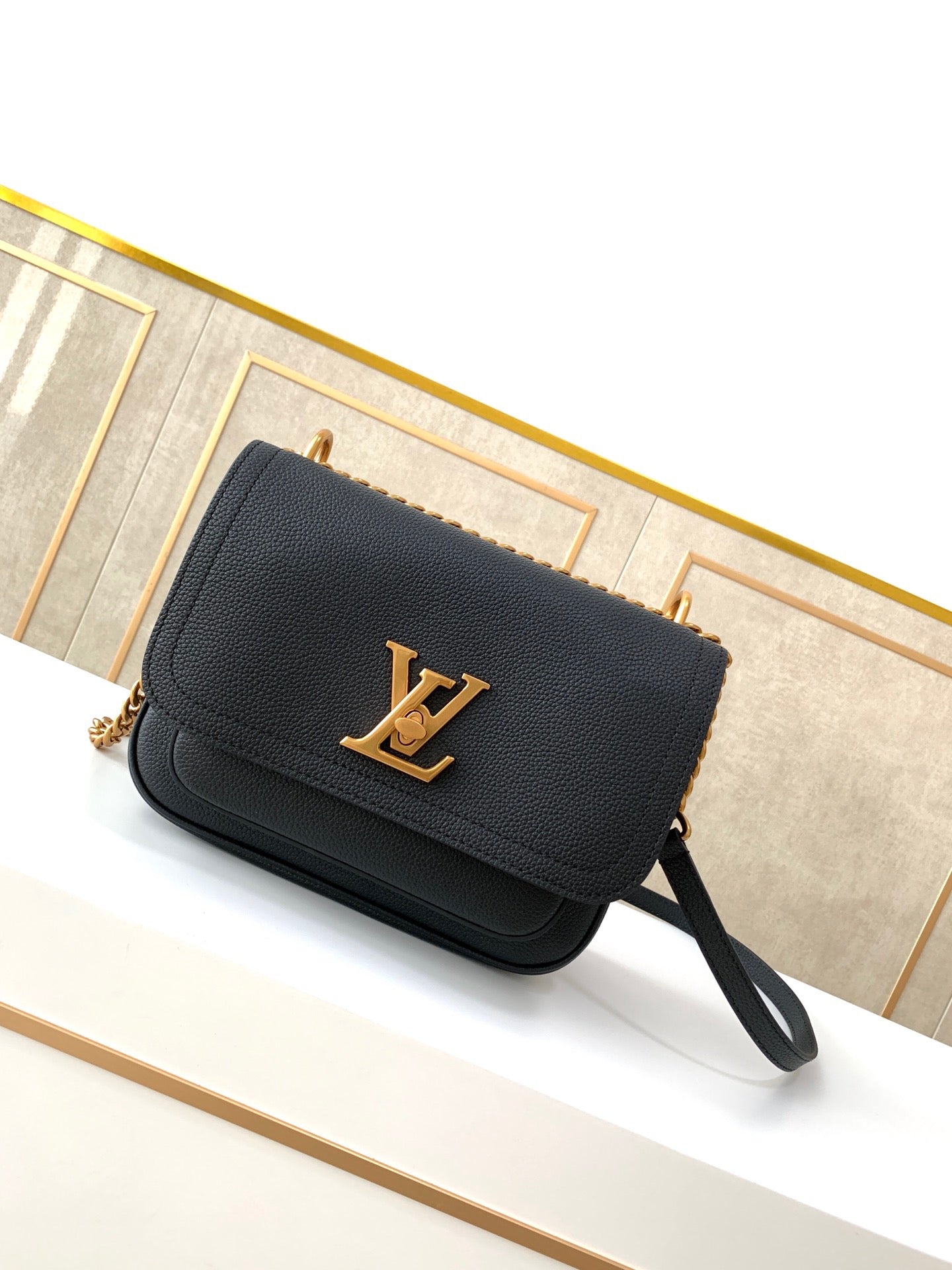Louis Vuitton Lockme Chain 23Cm Black Bag