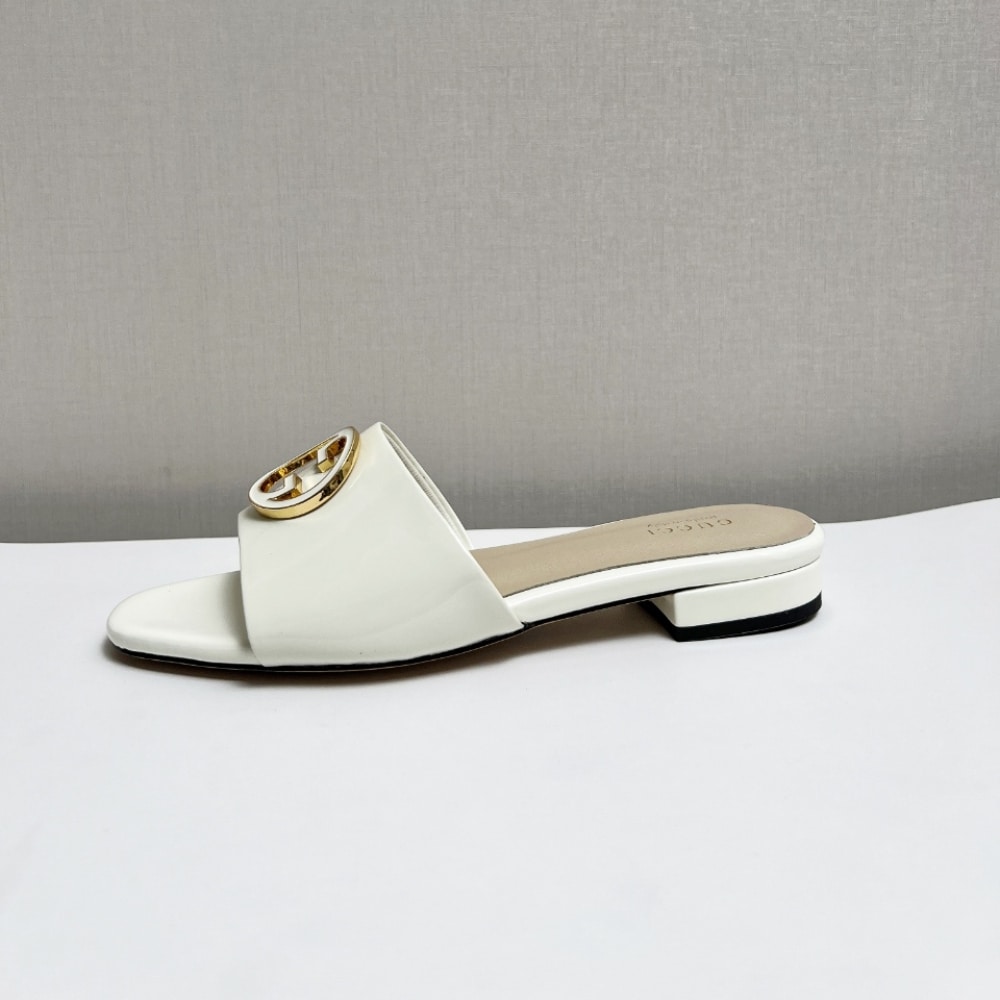 Gucci Women Round Interlocking G Sandal In White