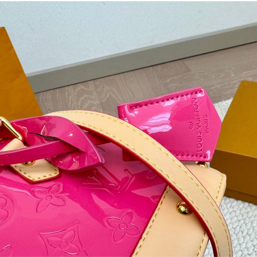 Louis Vuitton Nano Alma Monogram Vernis Neon Pink 18Cm M90611