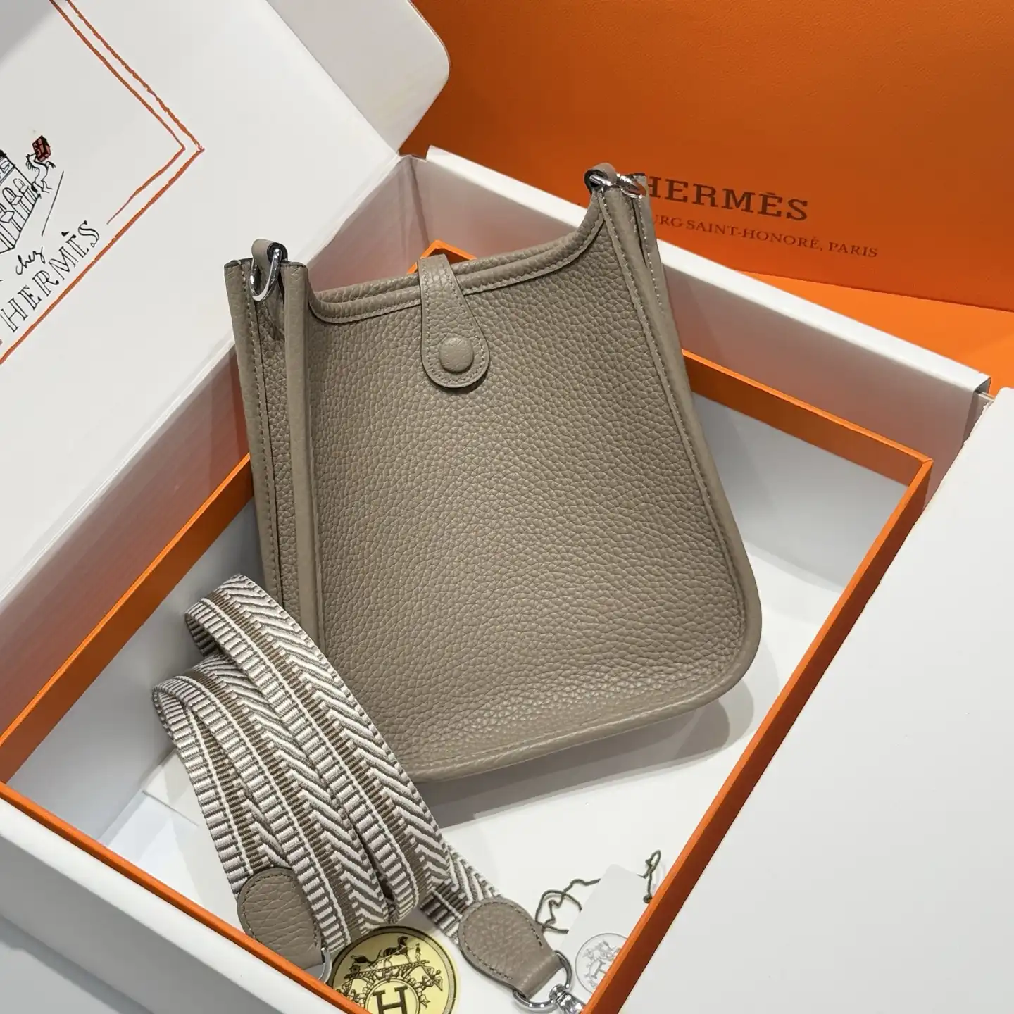 Evelyne 18
