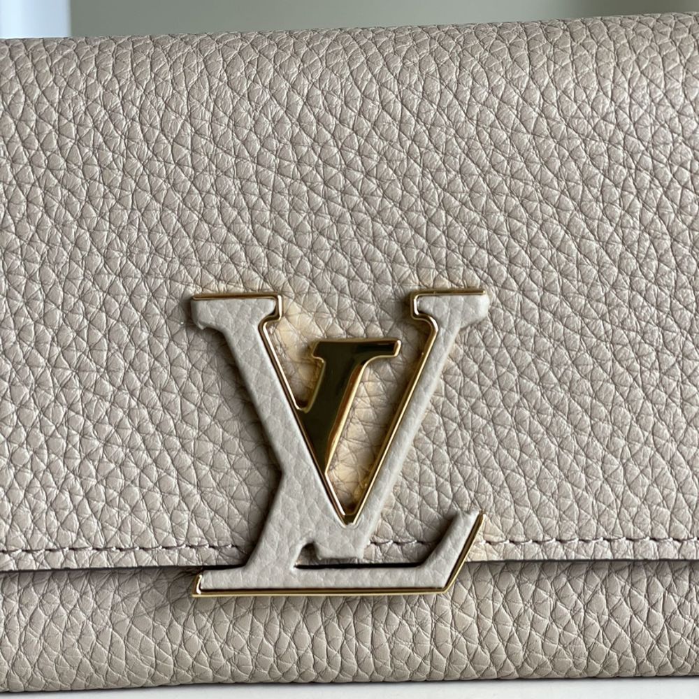 Louis Vuitton Capucines Wallet Galet M61248