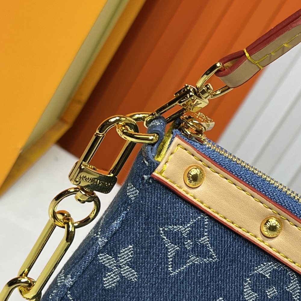 Louis Vuitton Pochette Accessoires Washed Denim Blue 22Cm