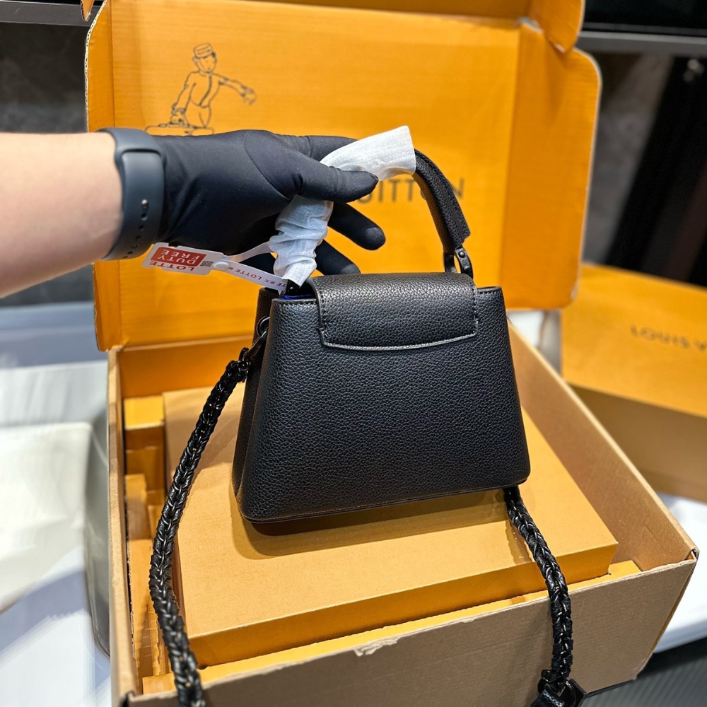 Louis Vuitton Capucines East West Mini Optic Black 19Cm M23955