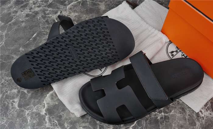 HERMES CHYPRE SANDAL BLACK
