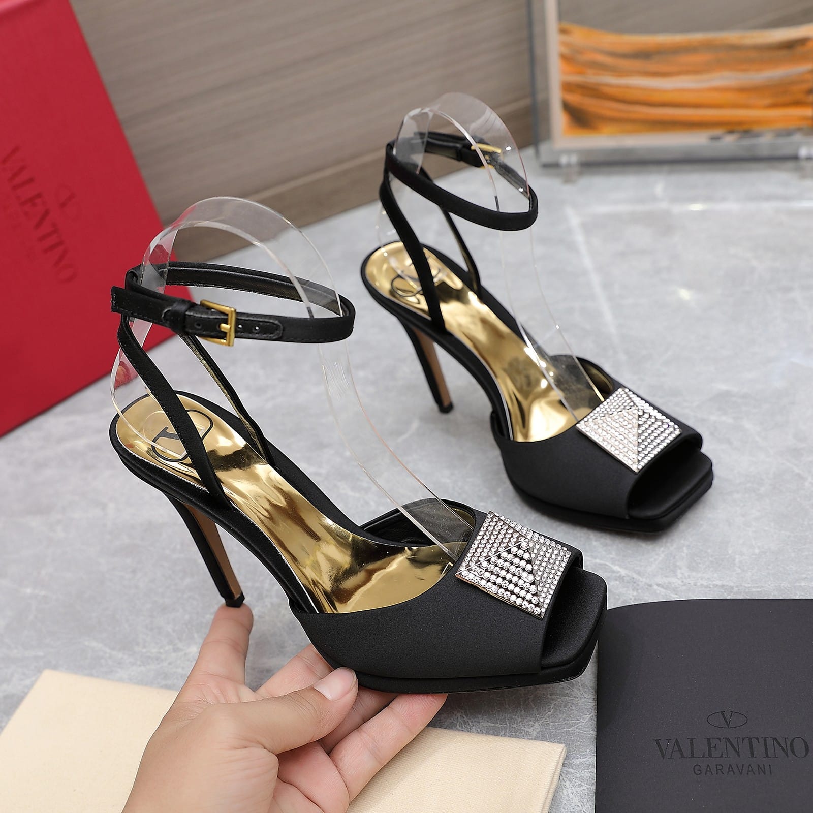 Valentino Garavani Roman Stud Block Pump Black