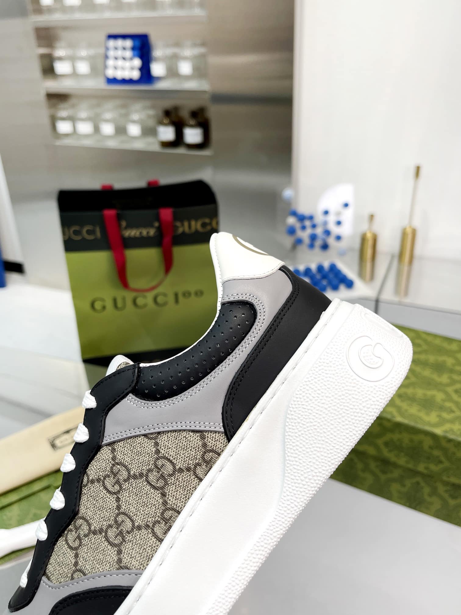 Gucci Men’S Gg Trainer Supreme Canvas Beige 669582 Upga0 1080