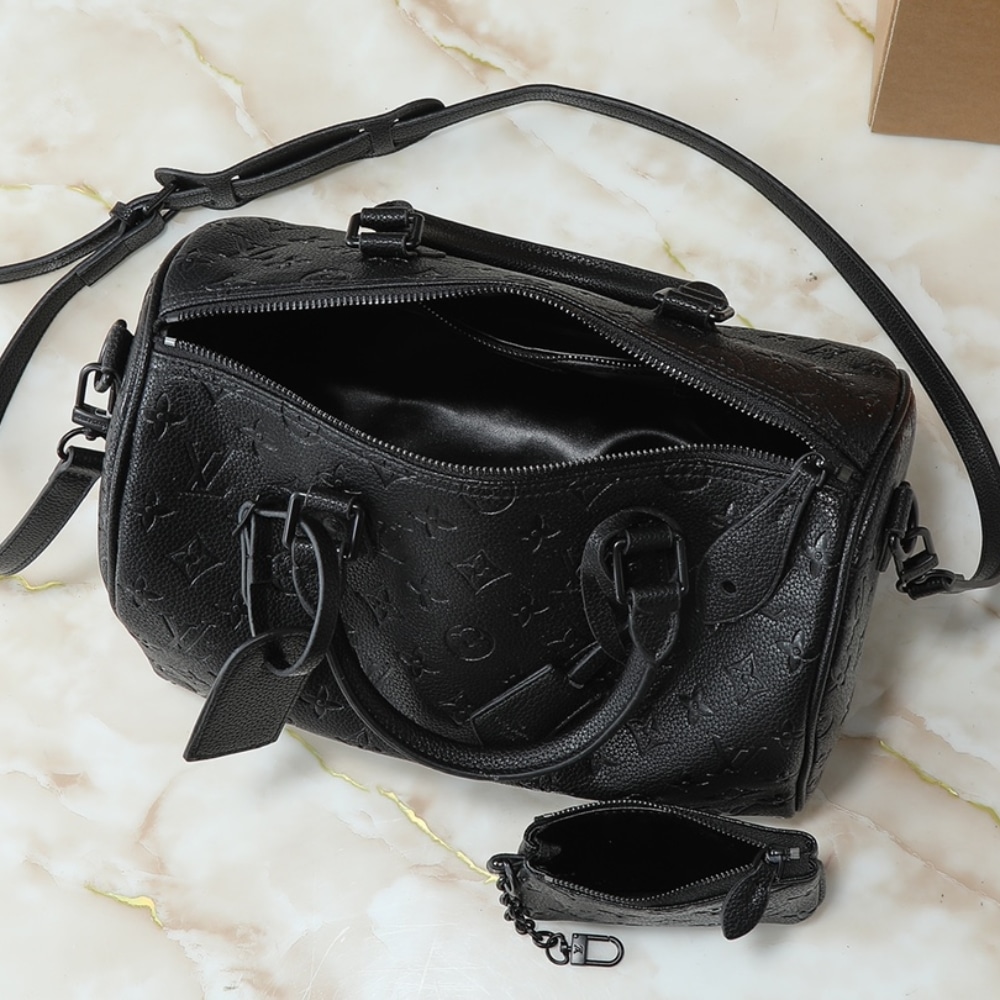 Louis Vuitton Speedy P9 Bandoulière Ultra Black 26cm
