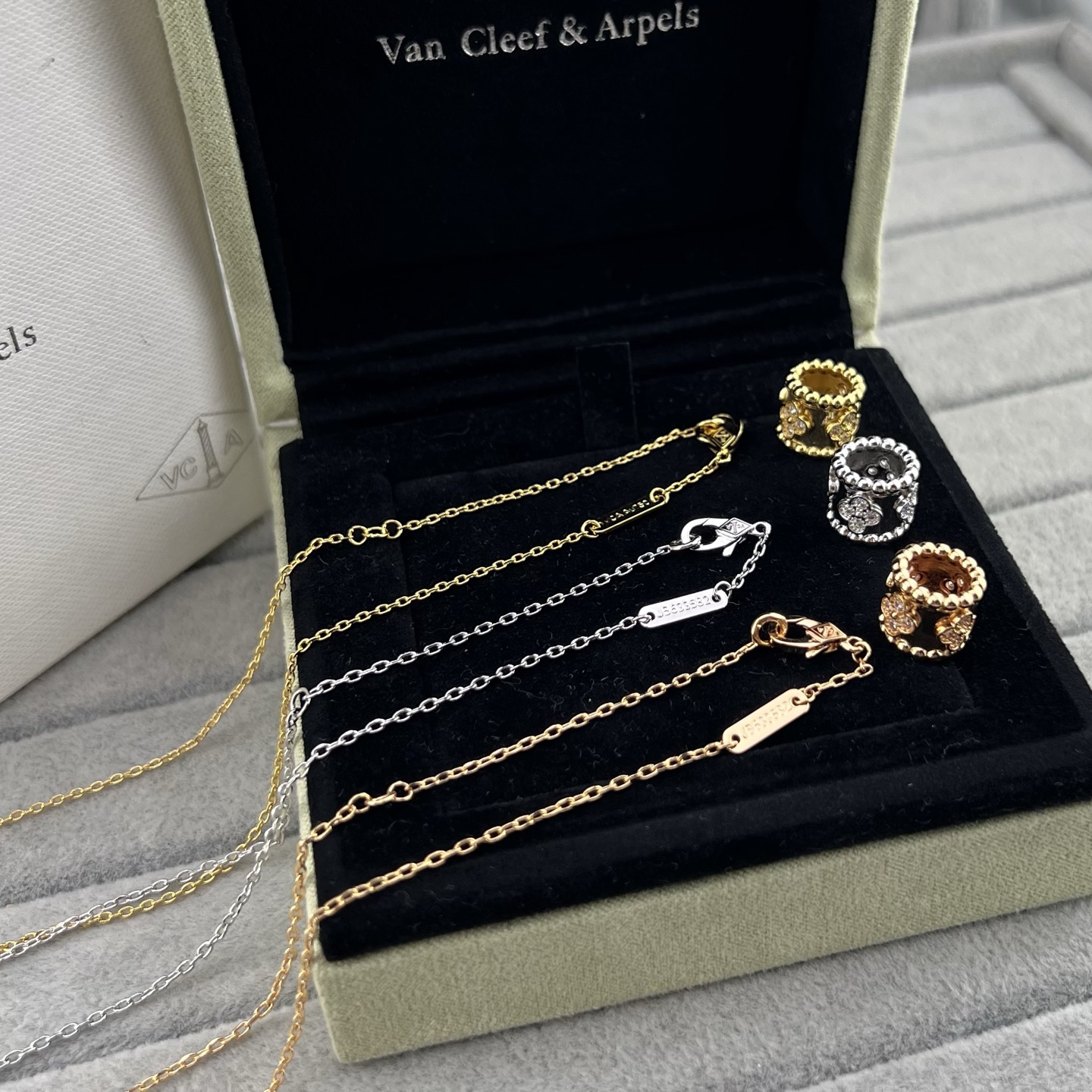 Plum blossom diamond pendant necklace