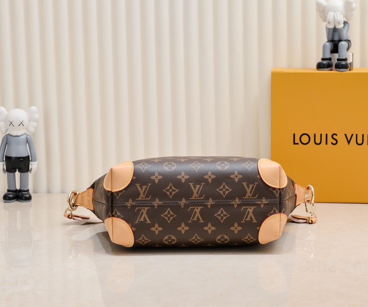 Louis Vuitton Tote Bag Monogram Canvas Beige 26Cm