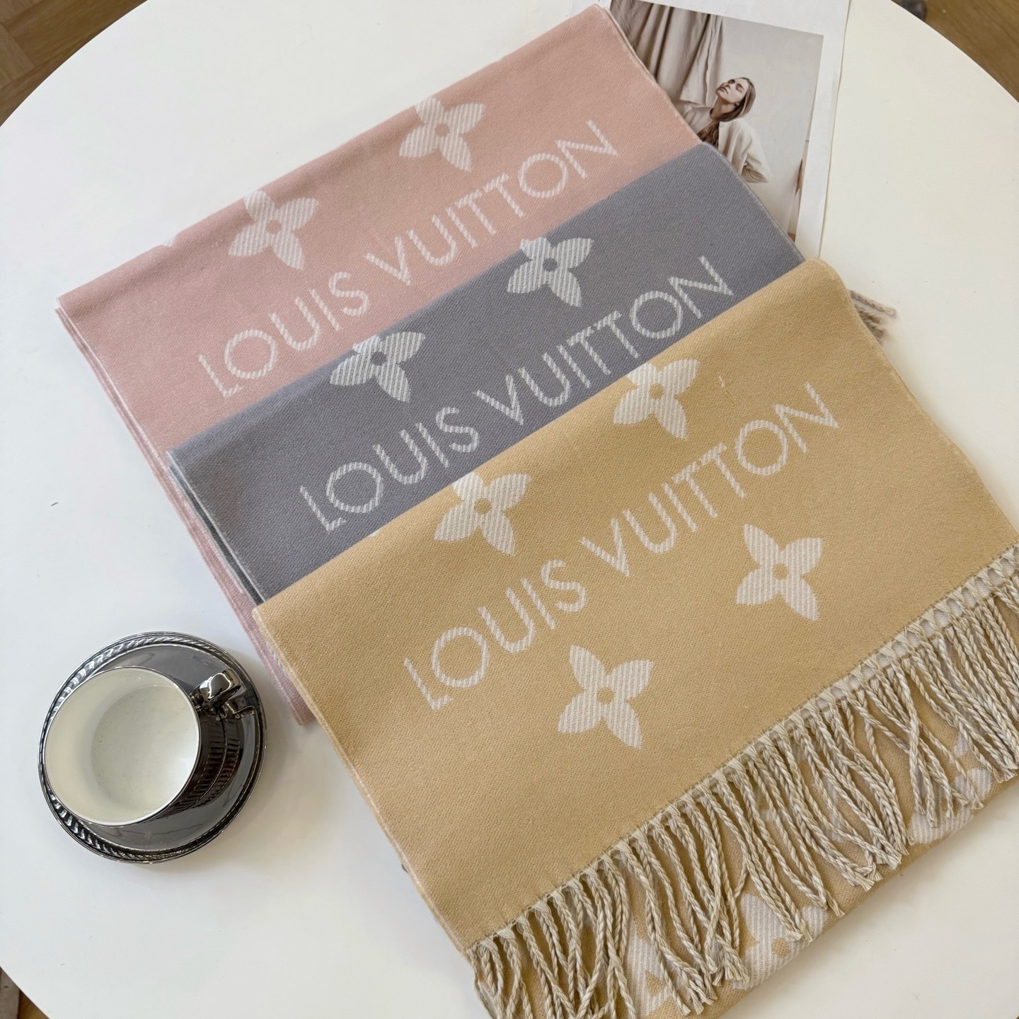 Louis Vuitton Lv Essential Scarf Beige M77728