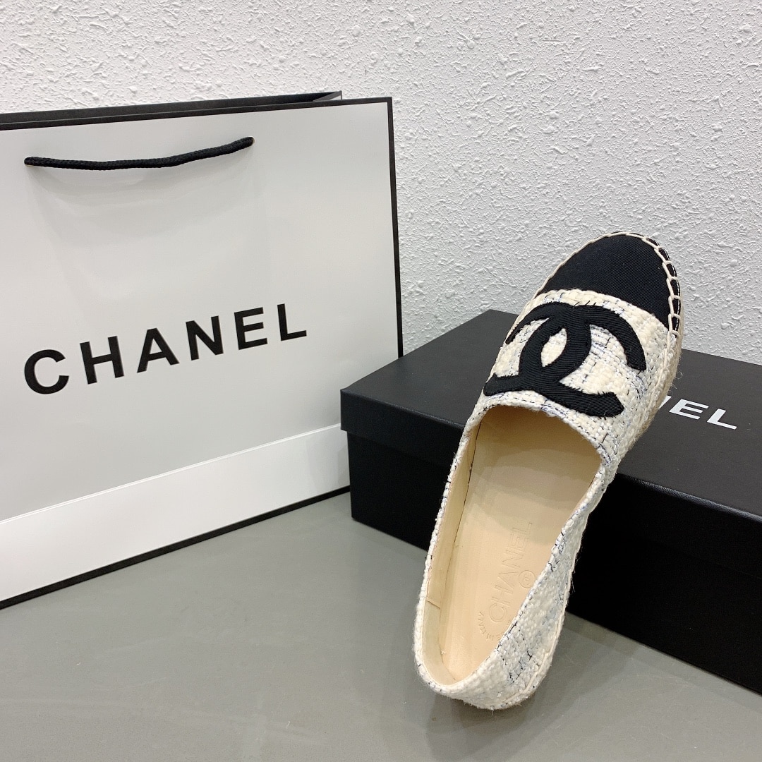 Chanel Tweed Cc Espadrilles Slip On White Blue Black