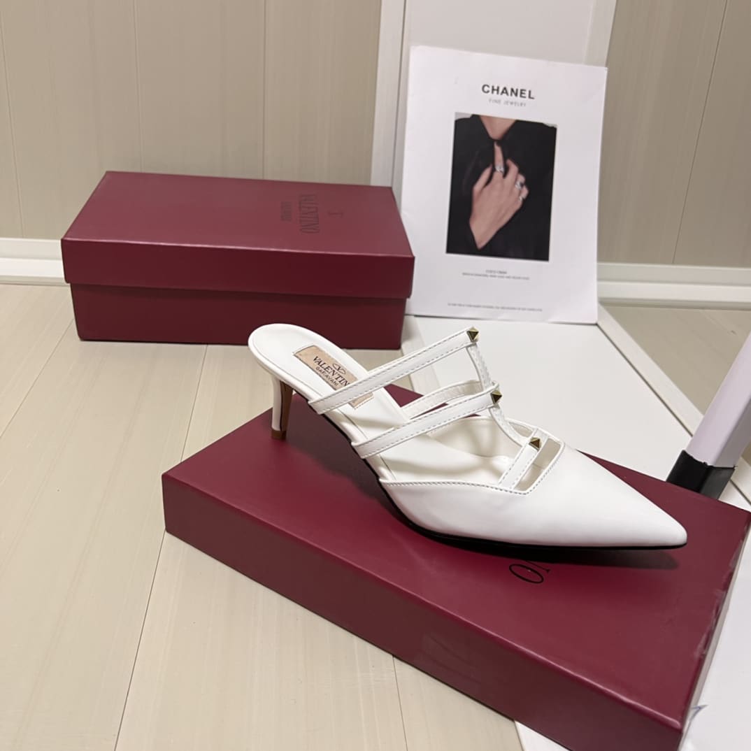 Valentino Garavani Rockstud Wispy Mule In Calfskin White 4W0S0Jb1Act 098
