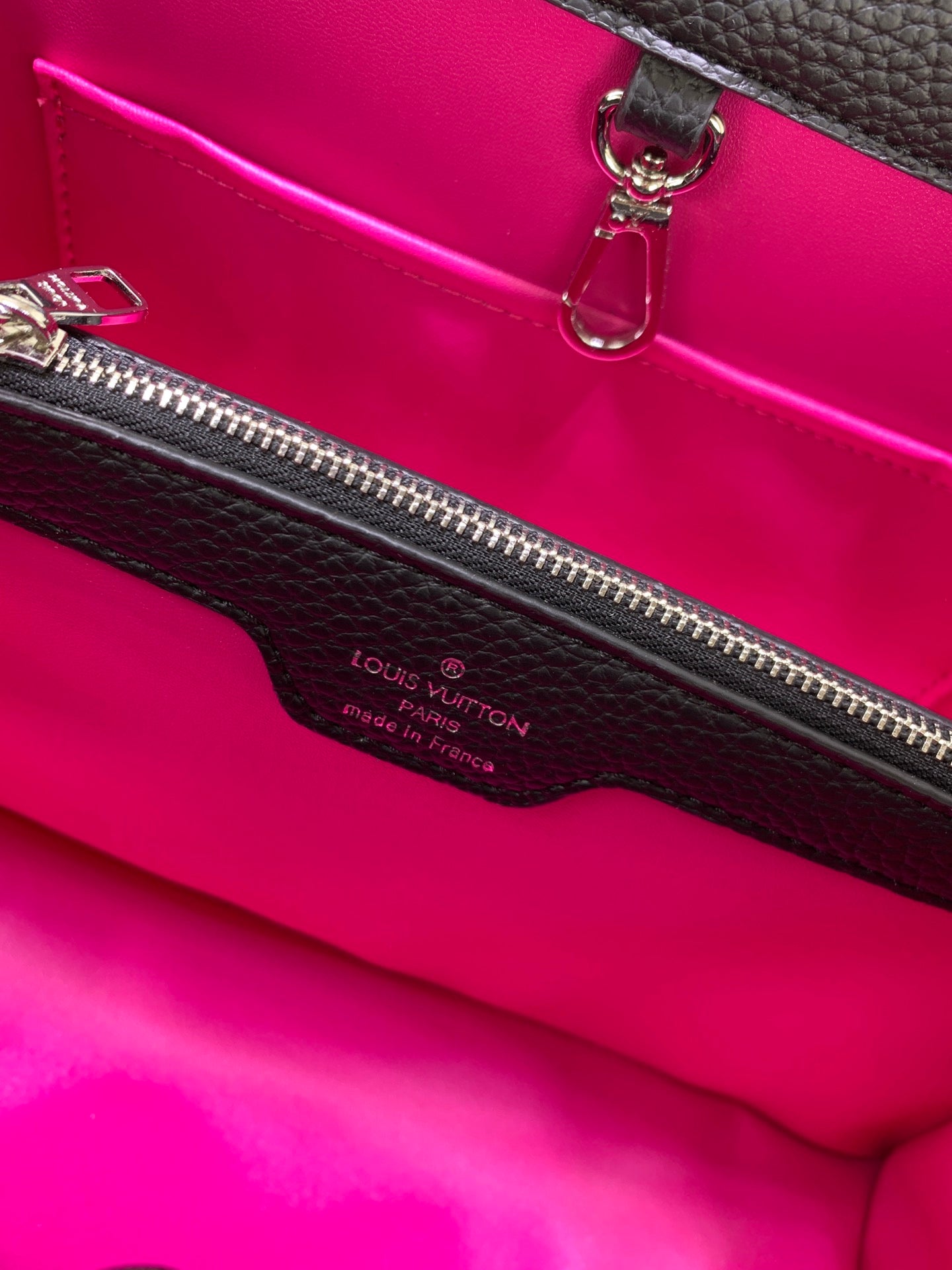 Louis Vuitton Capucines Mm Black