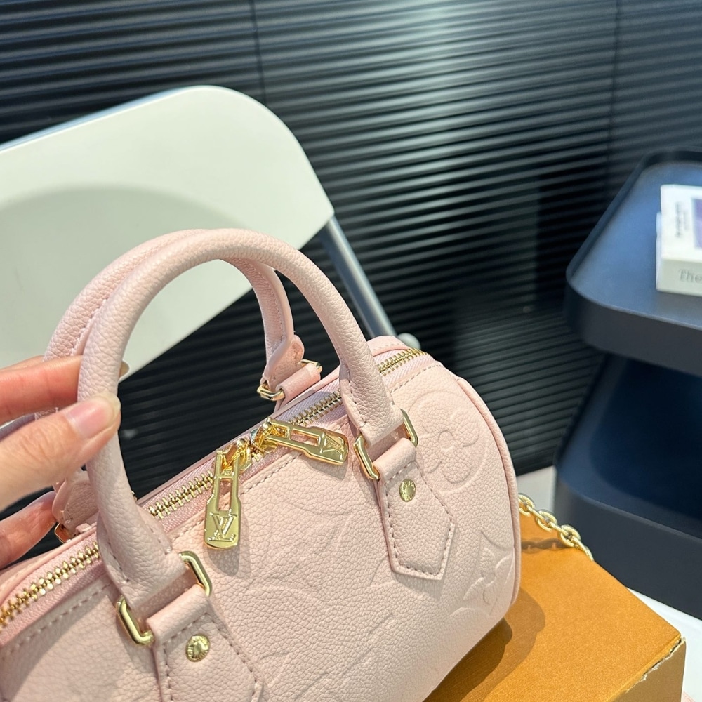 Louis Vuitton Speedy Bandoulière 20 Monogram Pink 20cm M47136