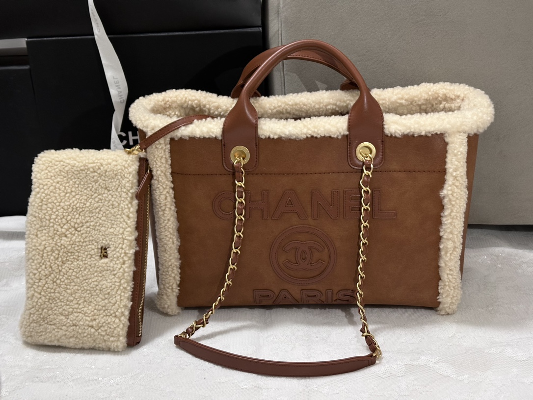Chanel tote