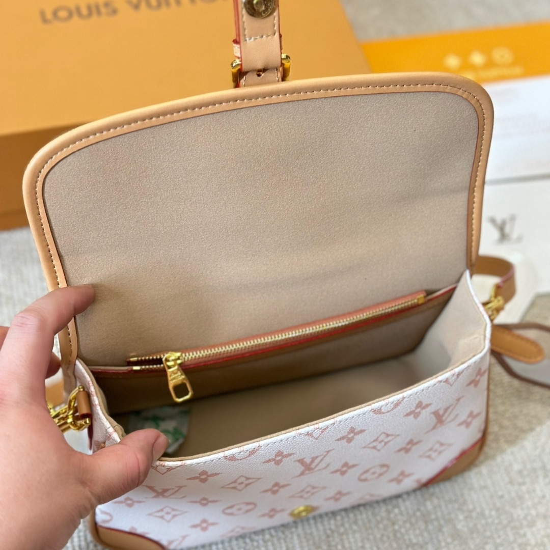 Louis Vuitton Diane Monogram Cream Beige 25Cm