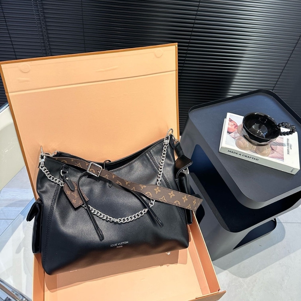 Louis Vuitton Carryall Cargo Vibe PM Bag Black 34Cm M24861