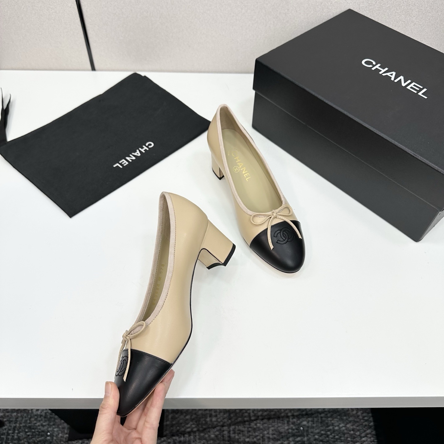 Chanel CC Cap Toe Mid Heel Pumps Beige/Black – Heel 4.5cm
