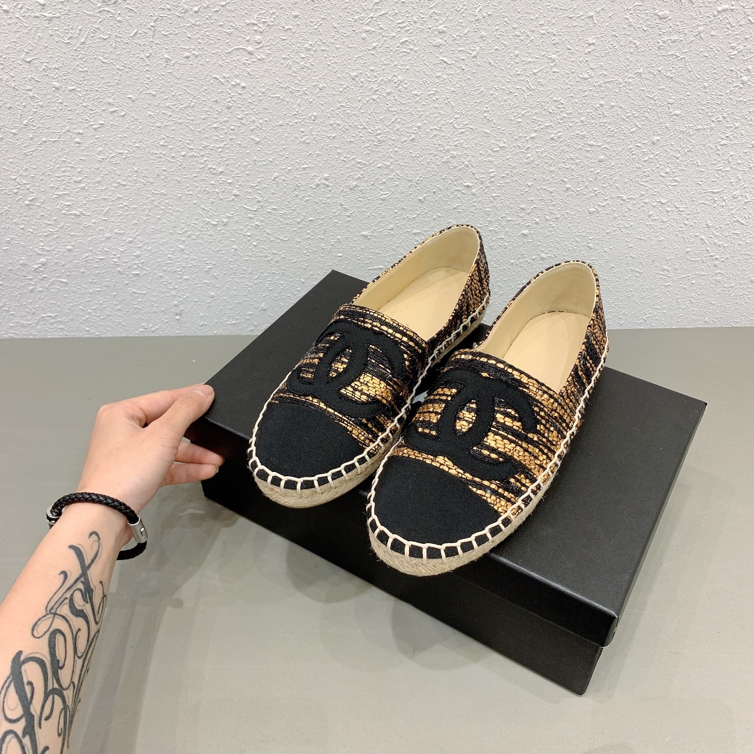 Chanel Metallic Tweed Grosgrain Cc Espadrilles Slip On Gold Black