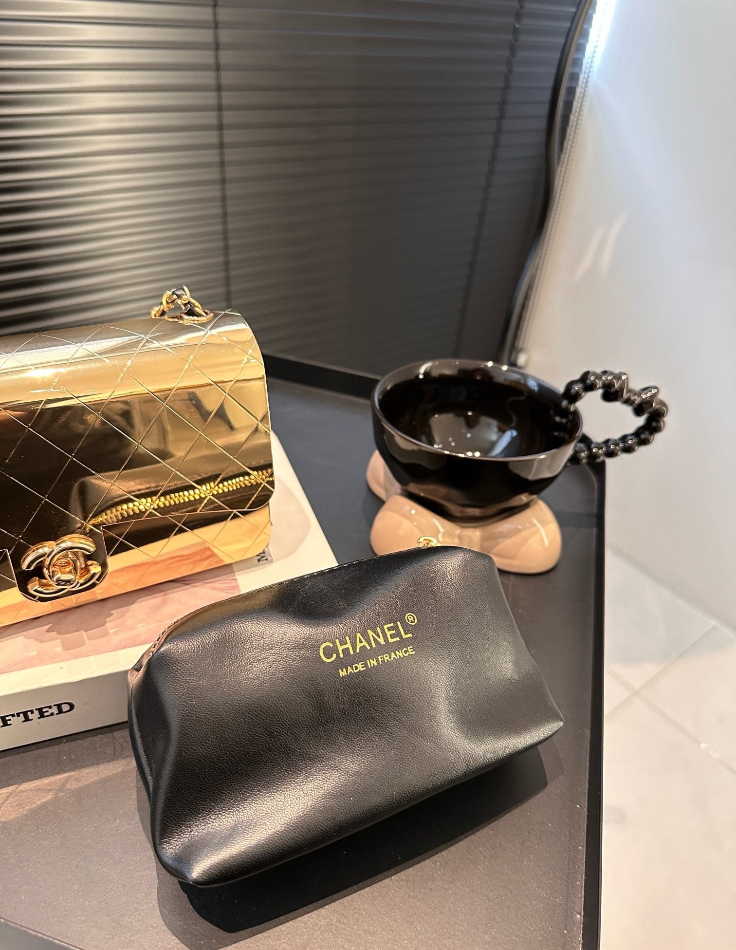 Chanel Flap Bag Gold Metal 18Cm