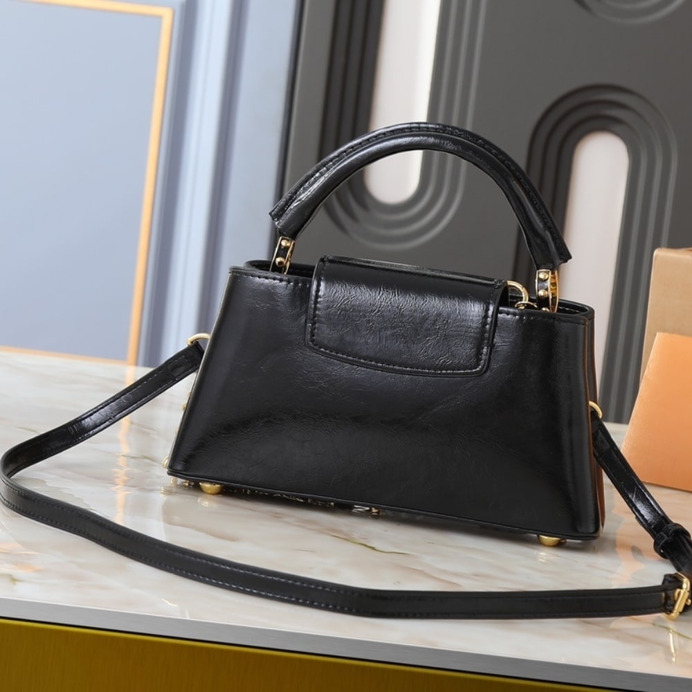 Louis Vuitton Capucines East West BB Black 26Cm M25492
