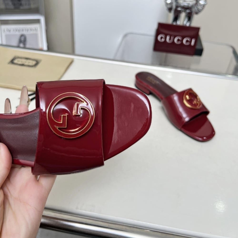 Gucci Women Round Interlocking G Sandal In Burgundy 820860 Bnc00 6207