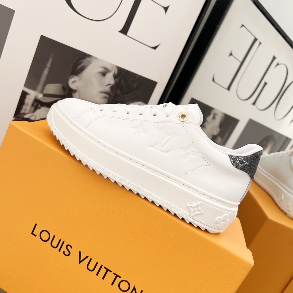 Louis Vuitton Time Out Sneaker Grey 1Aguy4