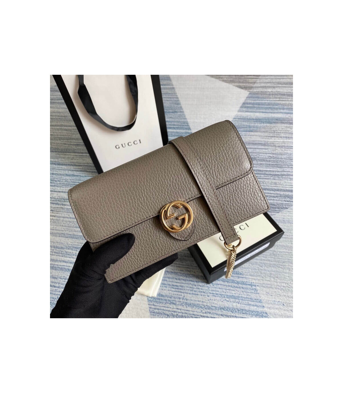 Gucci GG Interlocking Wallet On Chain Grey