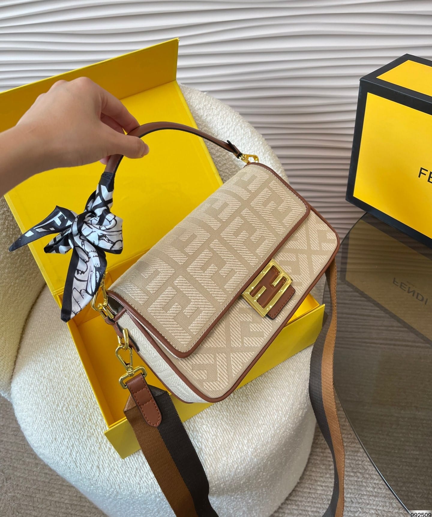 Fendi Baguette Natural Straw Bag With Ff Embroidery 26Cm