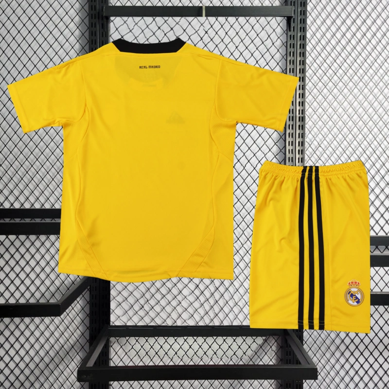 Retro KIDS 2011-12 KIDS Goalkeeper Real Madrid Yellow Goalkeeper  I. Casillas #1 Football jersey retro