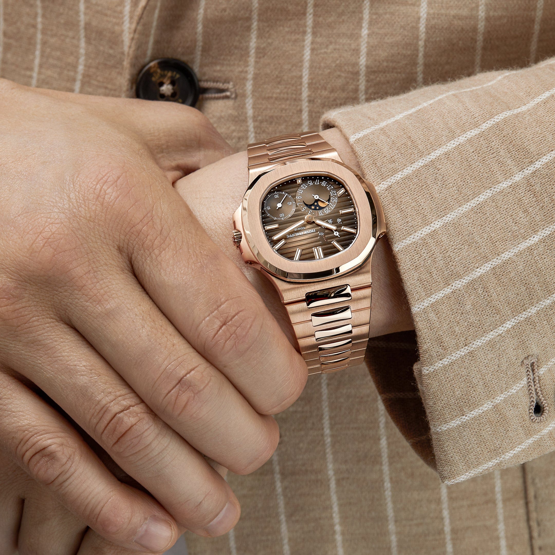 Patek Philippe Nautilus 5712/1R-001 Moon Phases Rose Gold (2022)