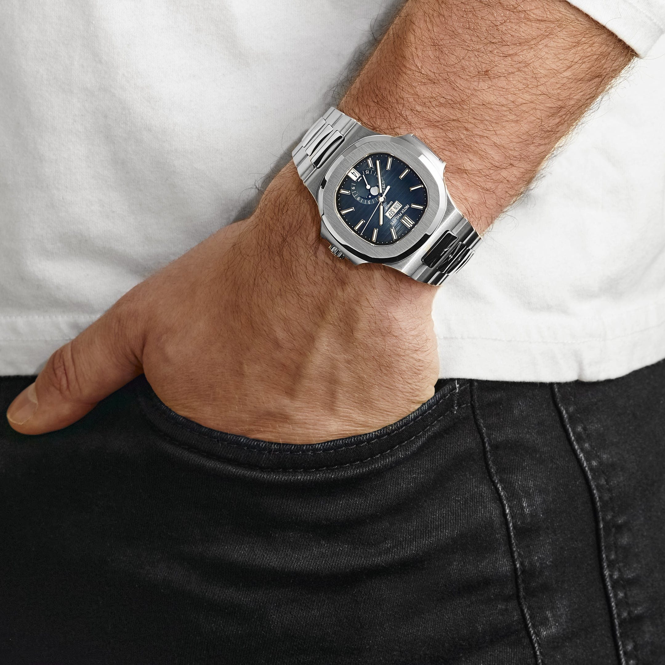 Patek Philippe Nautilus 5726/1A-014 Annual Calendar Stainless Steel Blue Dial (2021)