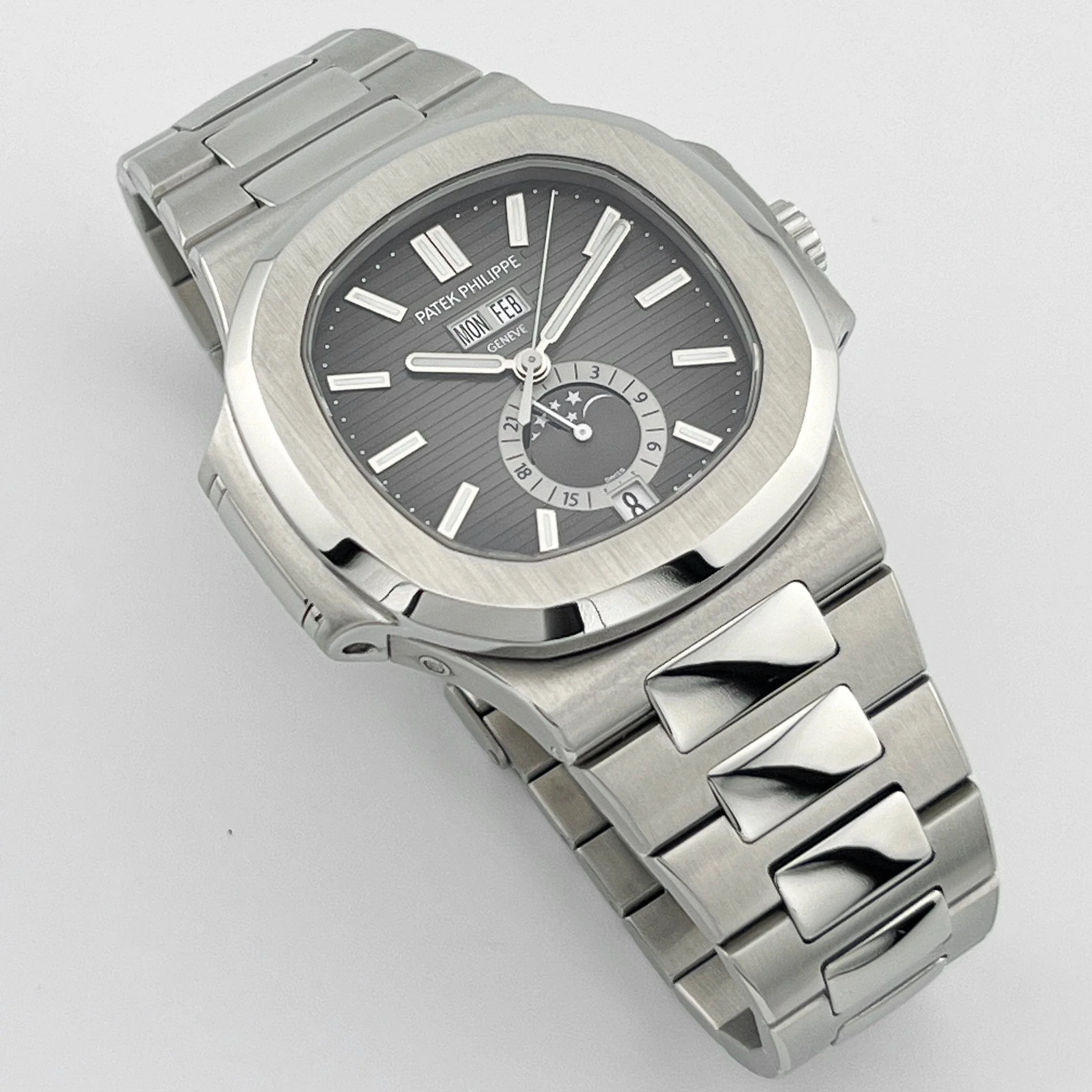 Patek Philippe Nautilus 5726/1A-001 Annual Calendar Moon Phases Stainless Steel (2017)