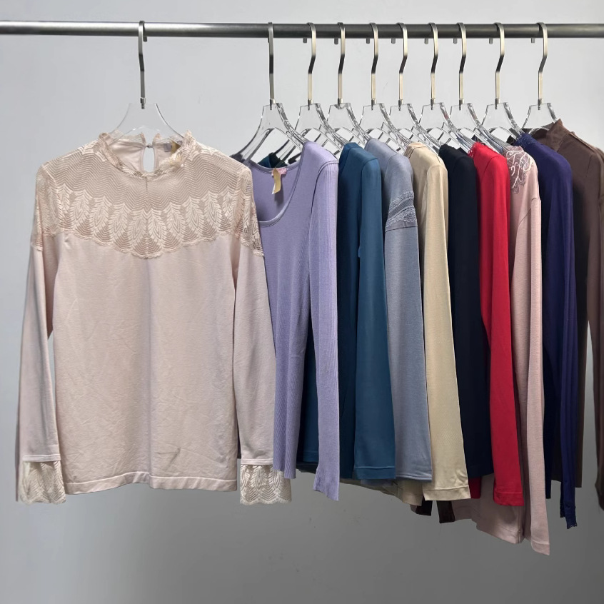 Women's Long-Sleeve Base Layer Tops - Random Style