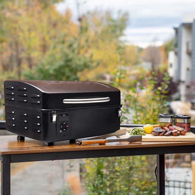 Trailhead Bundle Wood Pellet Grill