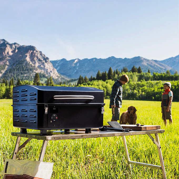 Trailhead Bundle Wood Pellet Grill