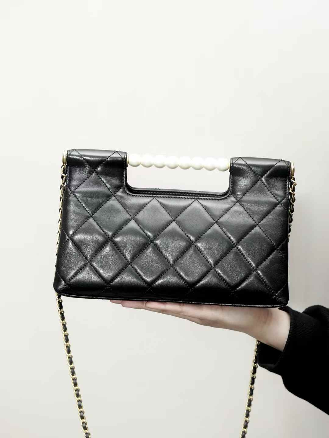 CHANEL 25P珍珠手柄晩宴鏈條包