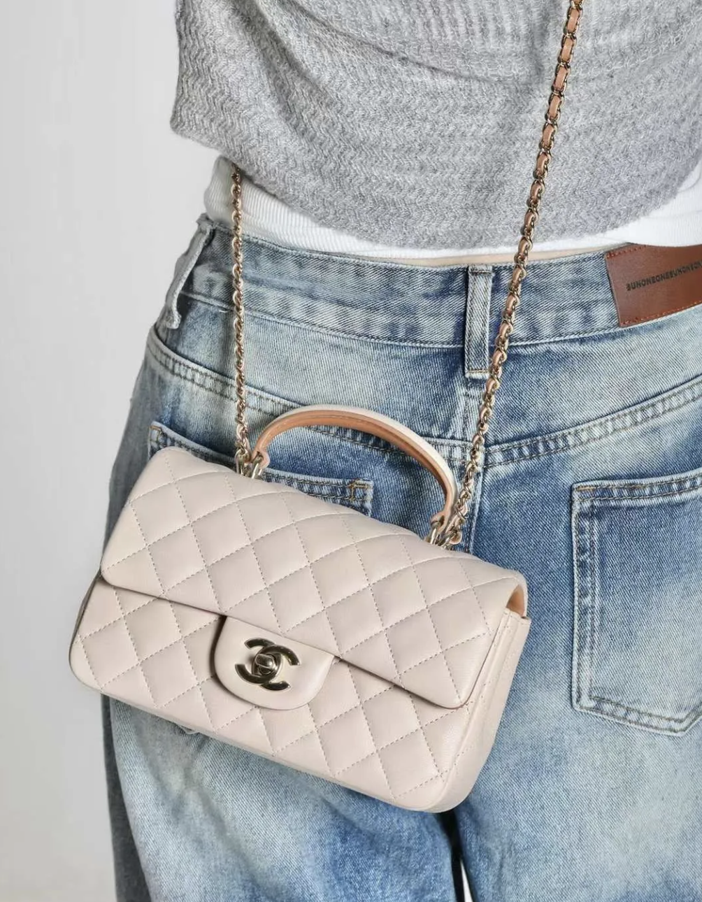 CHANEL 23S CF20 奶茶拼色手腕包