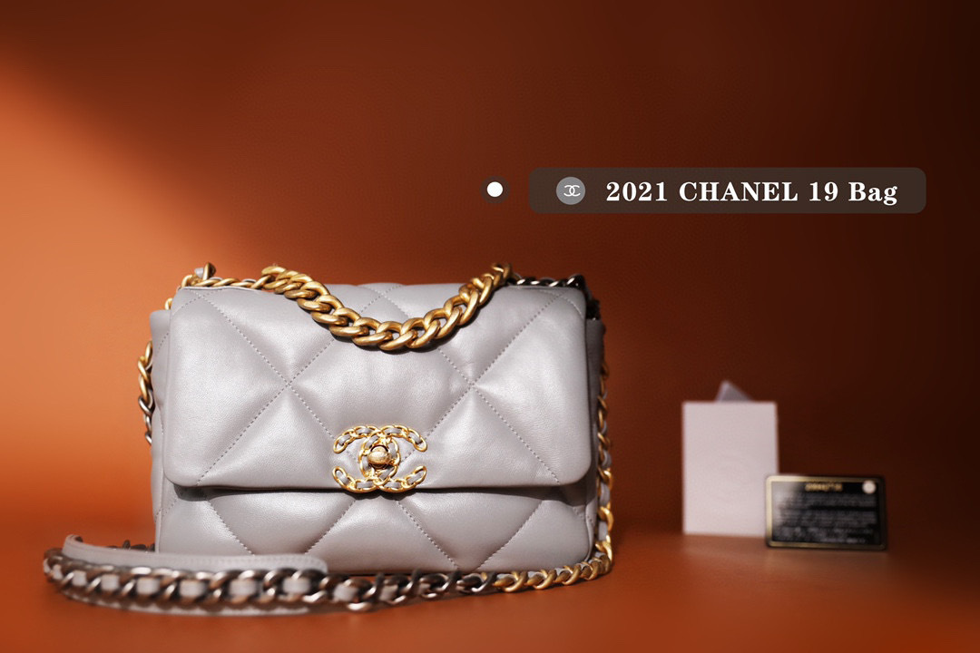 CHANEL 19BAG 口蓋包灰色 26/30
