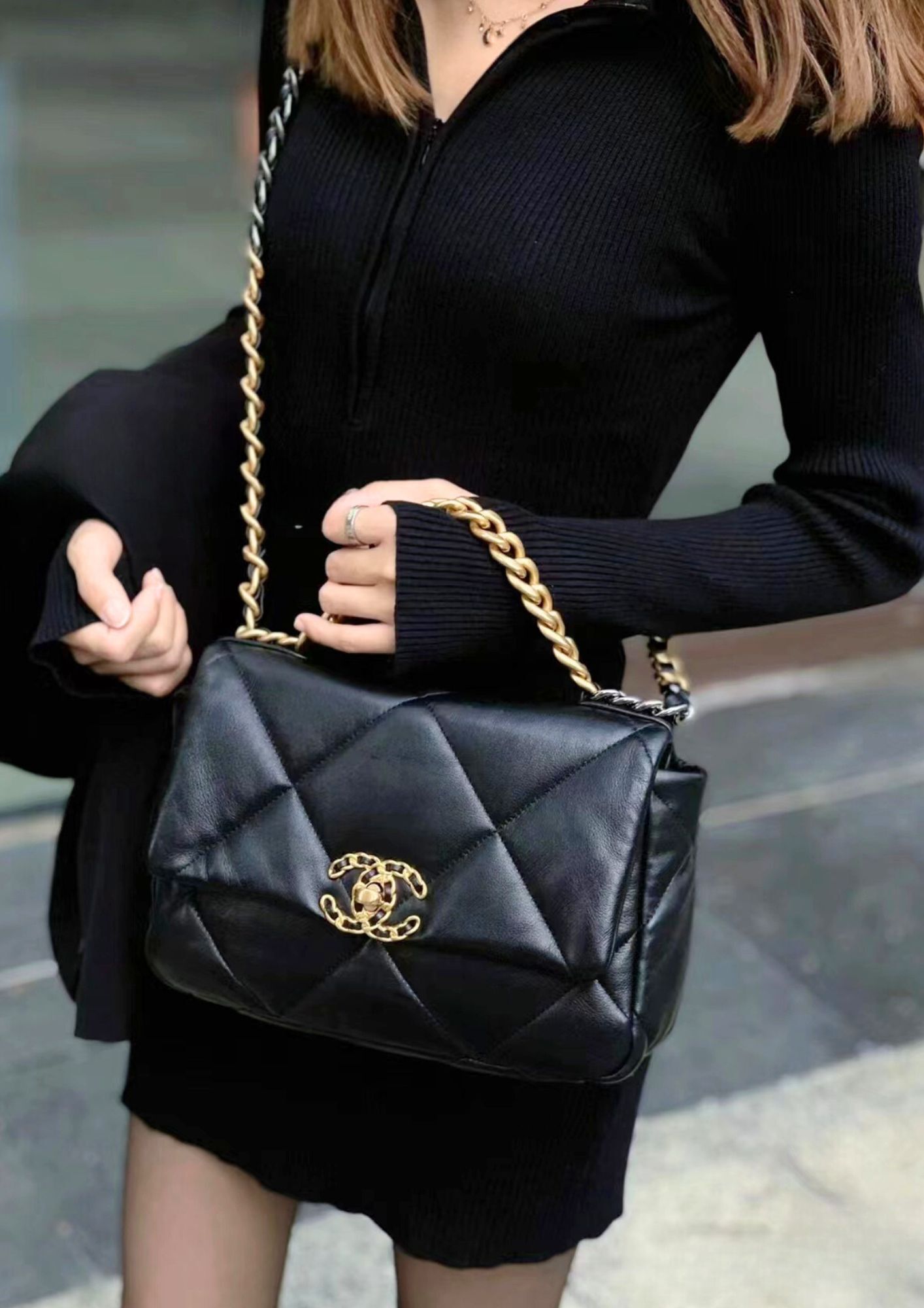 CHANEL 19BAG 黑色金釦口蓋包 26/30CM