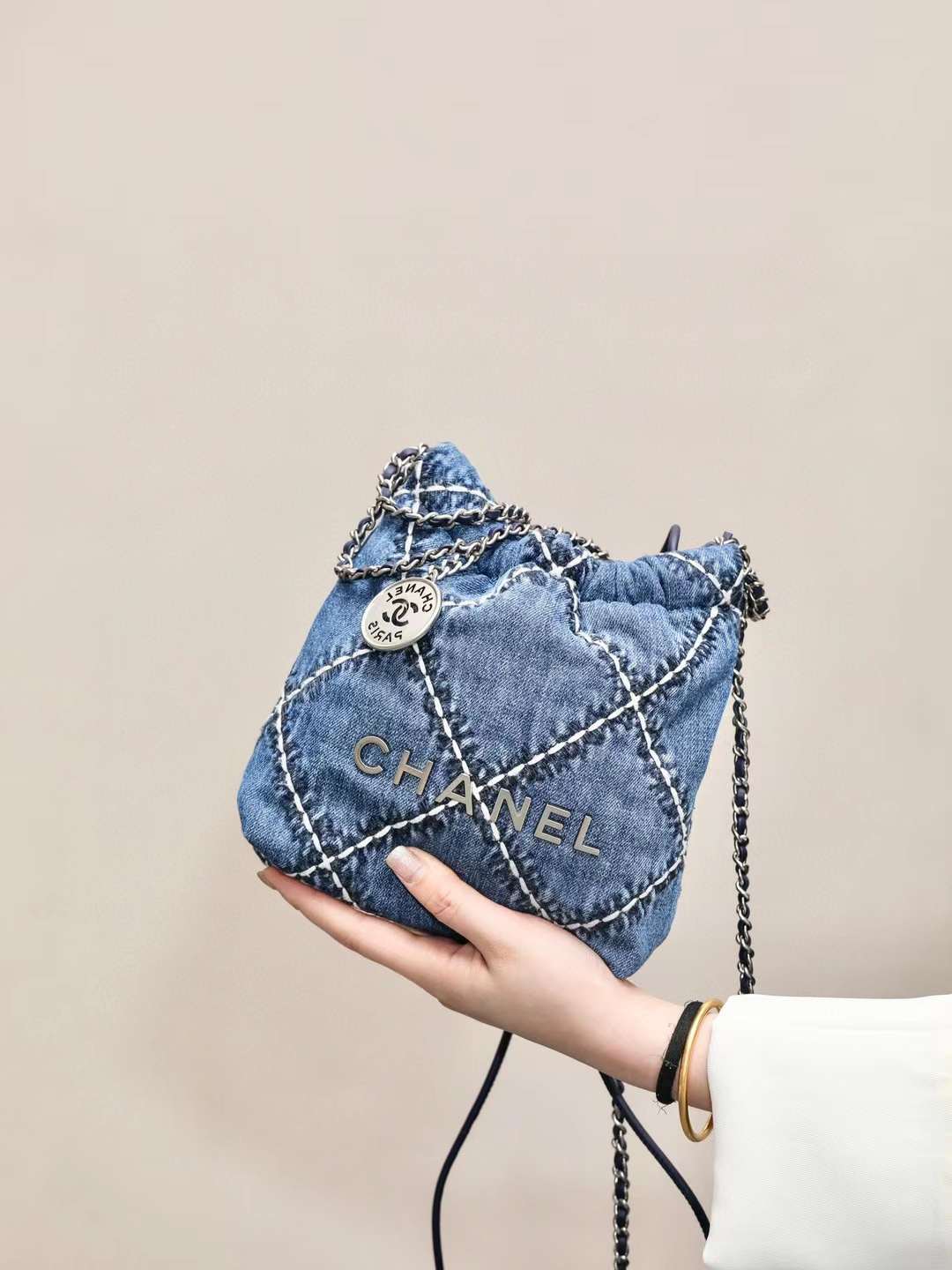 CHANEL 24P 22BAG MINI 丹寧牛仔小水桶包