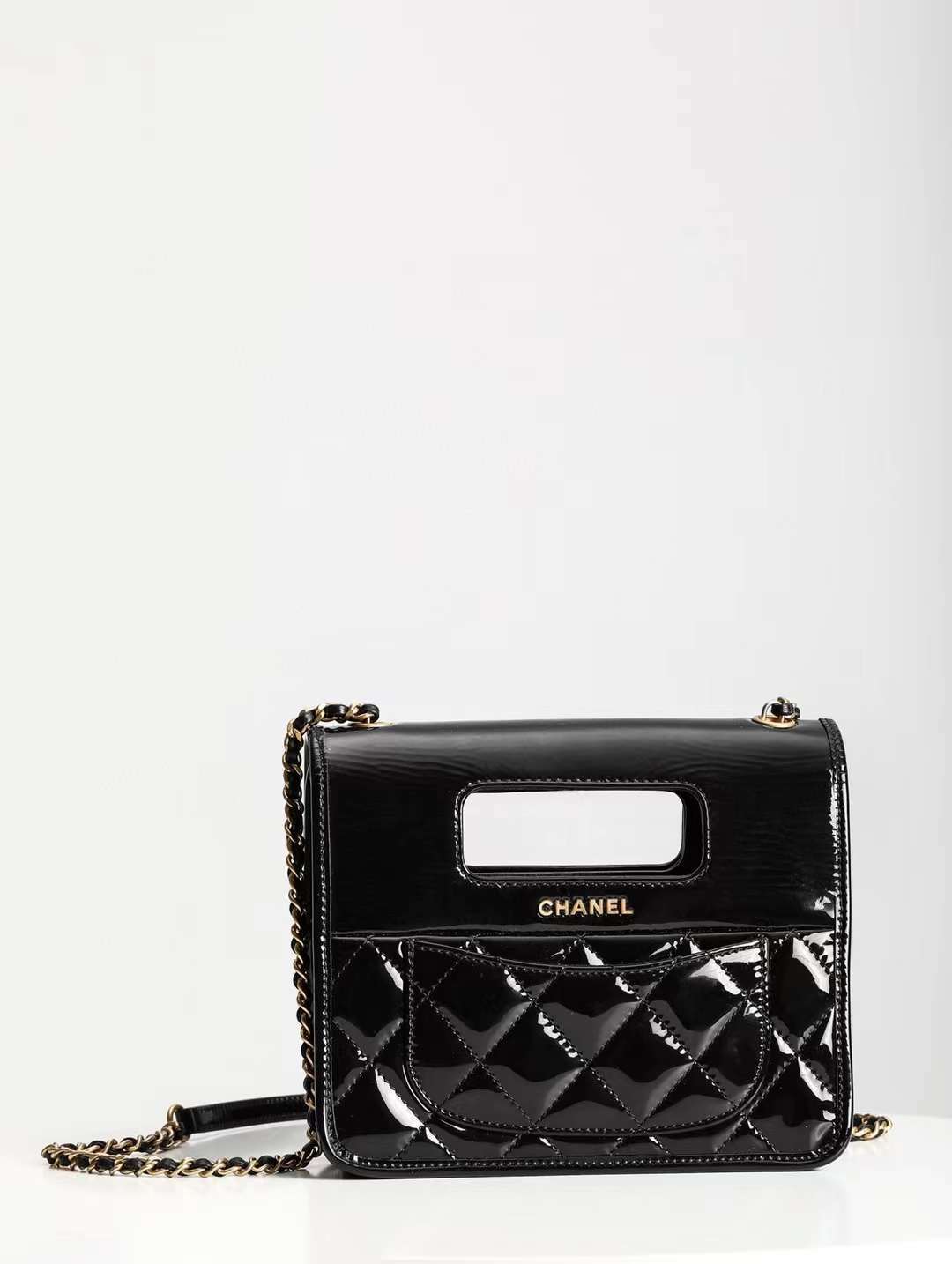 CHANEL 23S 手腕斜背漆皮晚裝手拿包