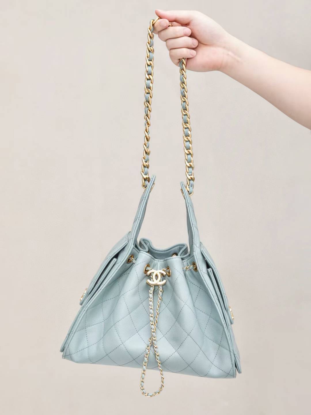 Chanel 25C hobo 抽繩水桶包 早春系列 霧霾藍魚子醬