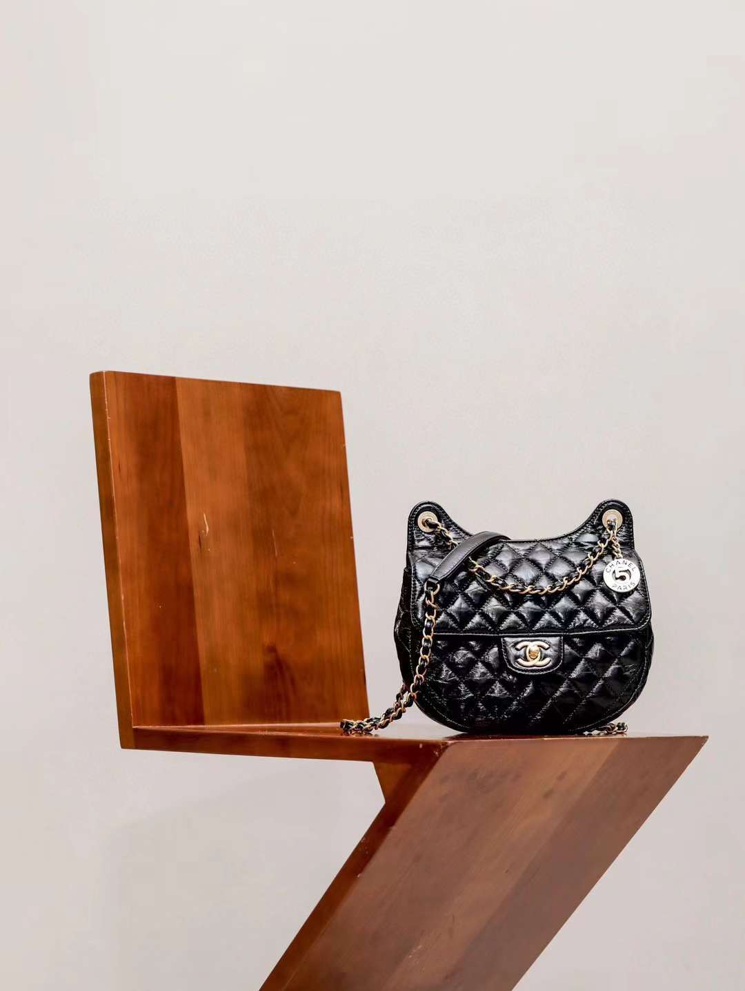 CHANEL 24C 隱藏版新款天貓精靈鏈條包