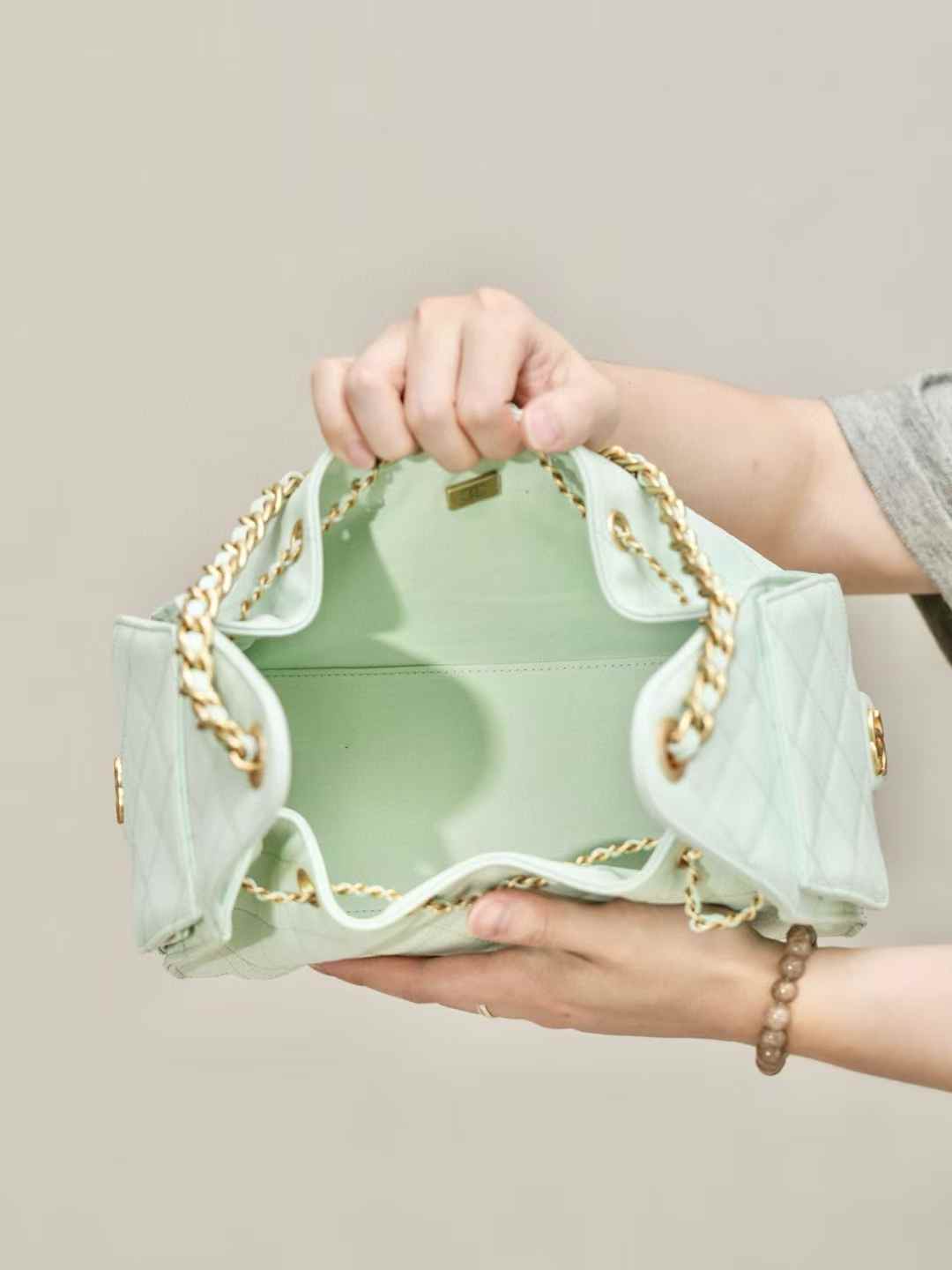 Chanel 25C hobo 抽繩水桶包 早春系列 薄荷綠魚子醬